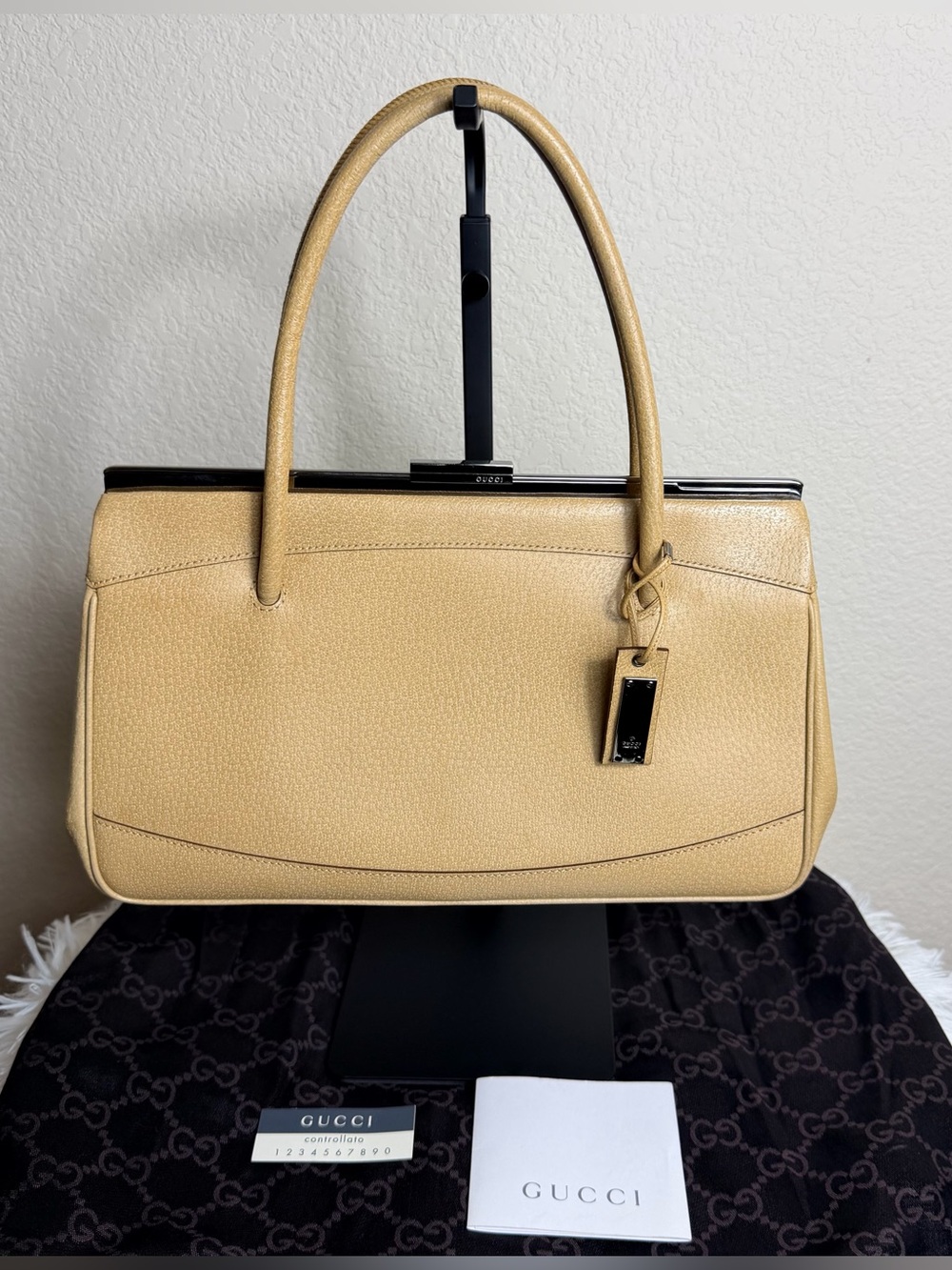 Gucci Vintage Cinghiale Slide Lock  Beige Purse